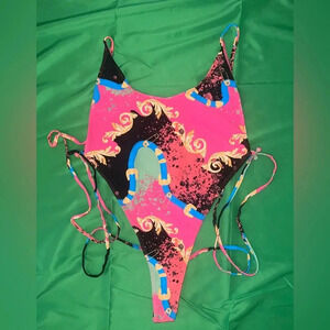Icon Swimsuit size Medium